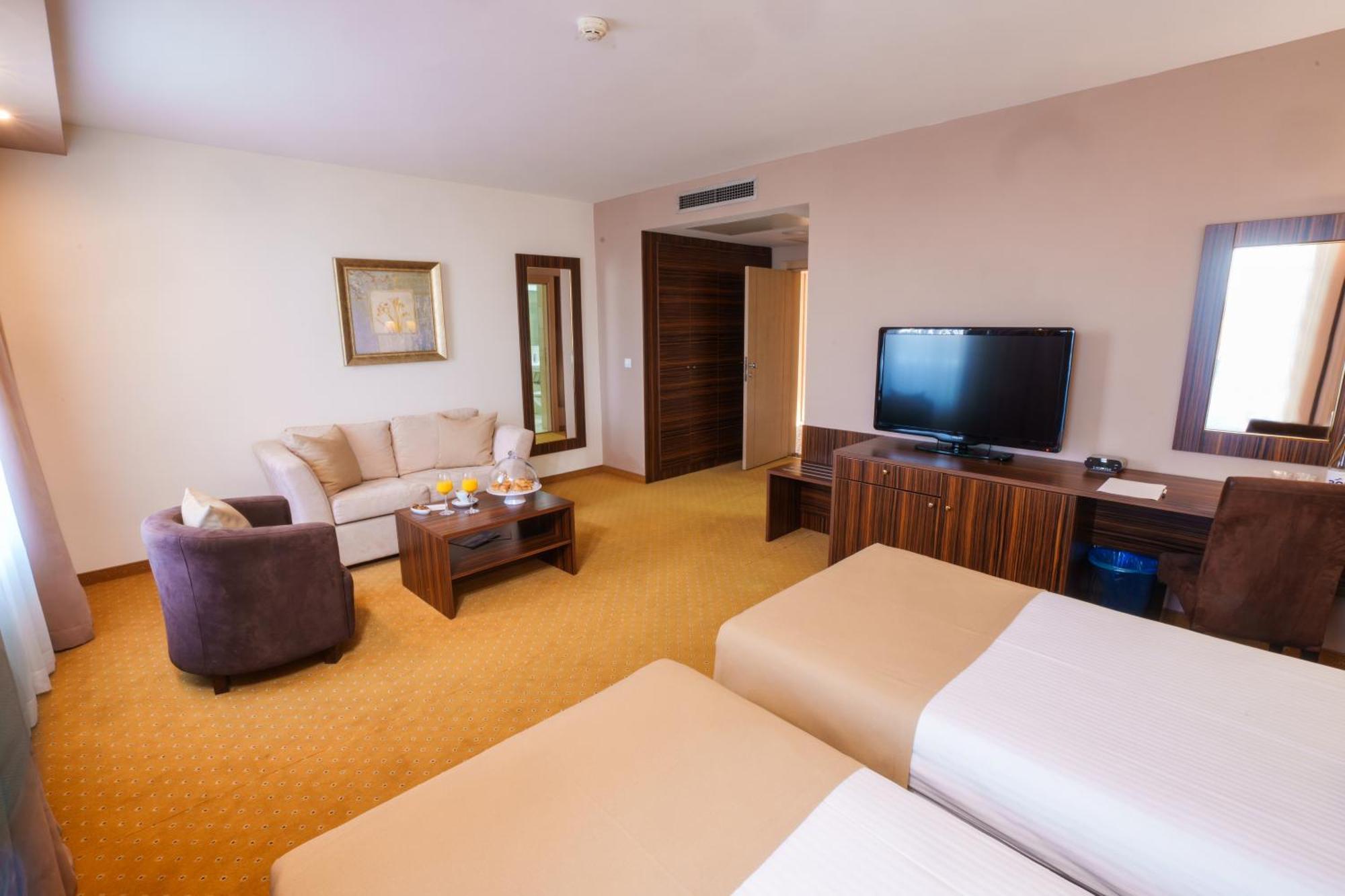 Hotel Monogram Park ルマ エクステリア 写真