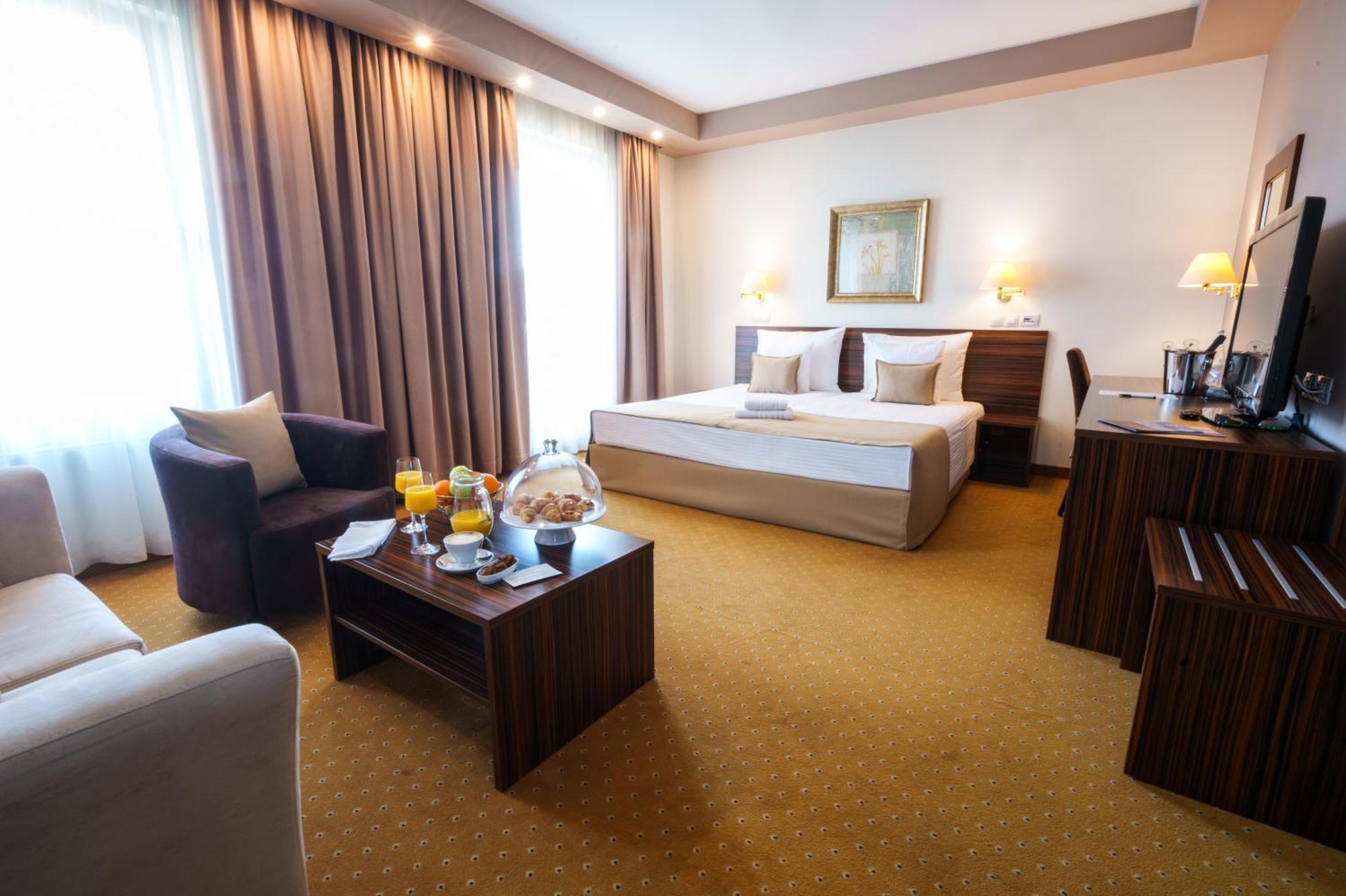 Hotel Monogram Park ルマ エクステリア 写真